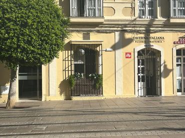 Business premises for transfer in calle real 53