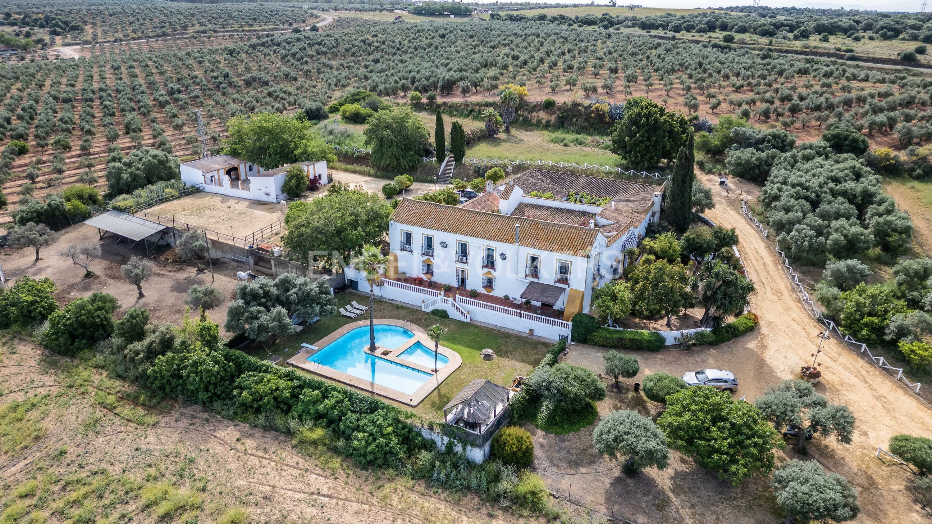 Garden of Country house for sale in Alcalá de Guadaira  with Air Conditioner, Heating and Private garden