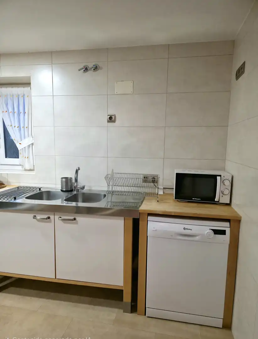 Cuina de Casa o xalet en venda en Aguilar de Campoo amb Calefacció, Jardí privat i Moblat