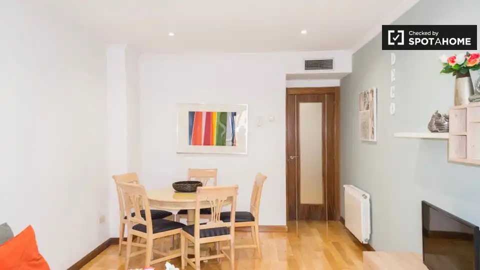 Flat for rent in Adelfas