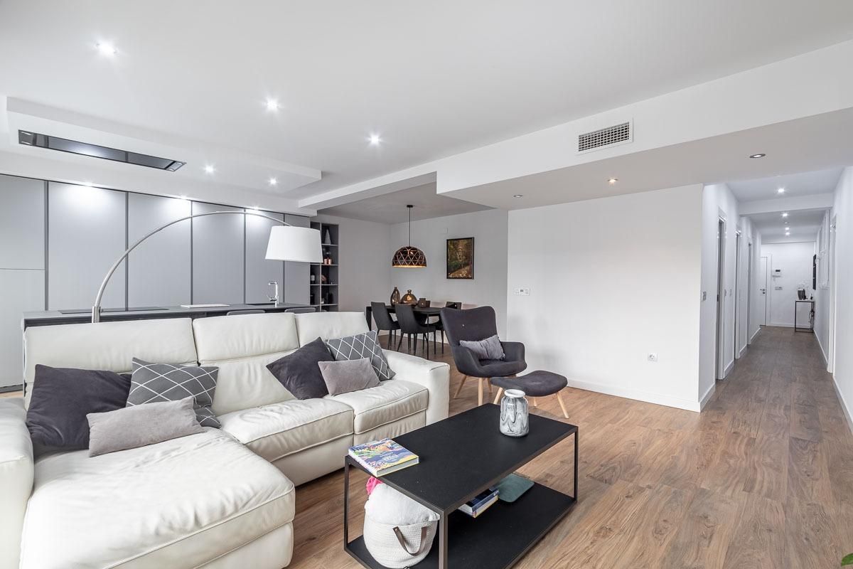 Living room of Flat for sale in  Granada Capital  with Air Conditioner, Heating and Terrace