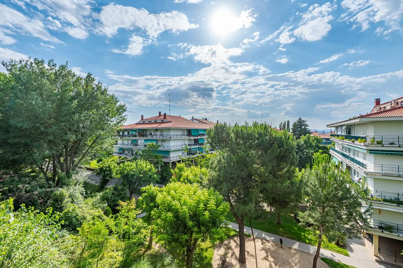 Vista exterior de Piso en venta en Móstoles con Calefacción, Jardín privado y Terraza