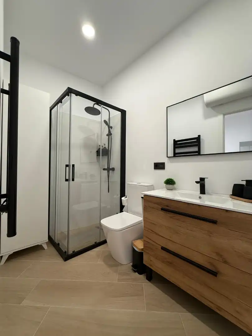 Baño de Piso en venta en Sevilla con Amueblado, Horno y Lavadora