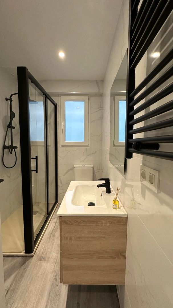 Bany de Pis en venda en Burgos Capital amb Calefacció i Terrassa