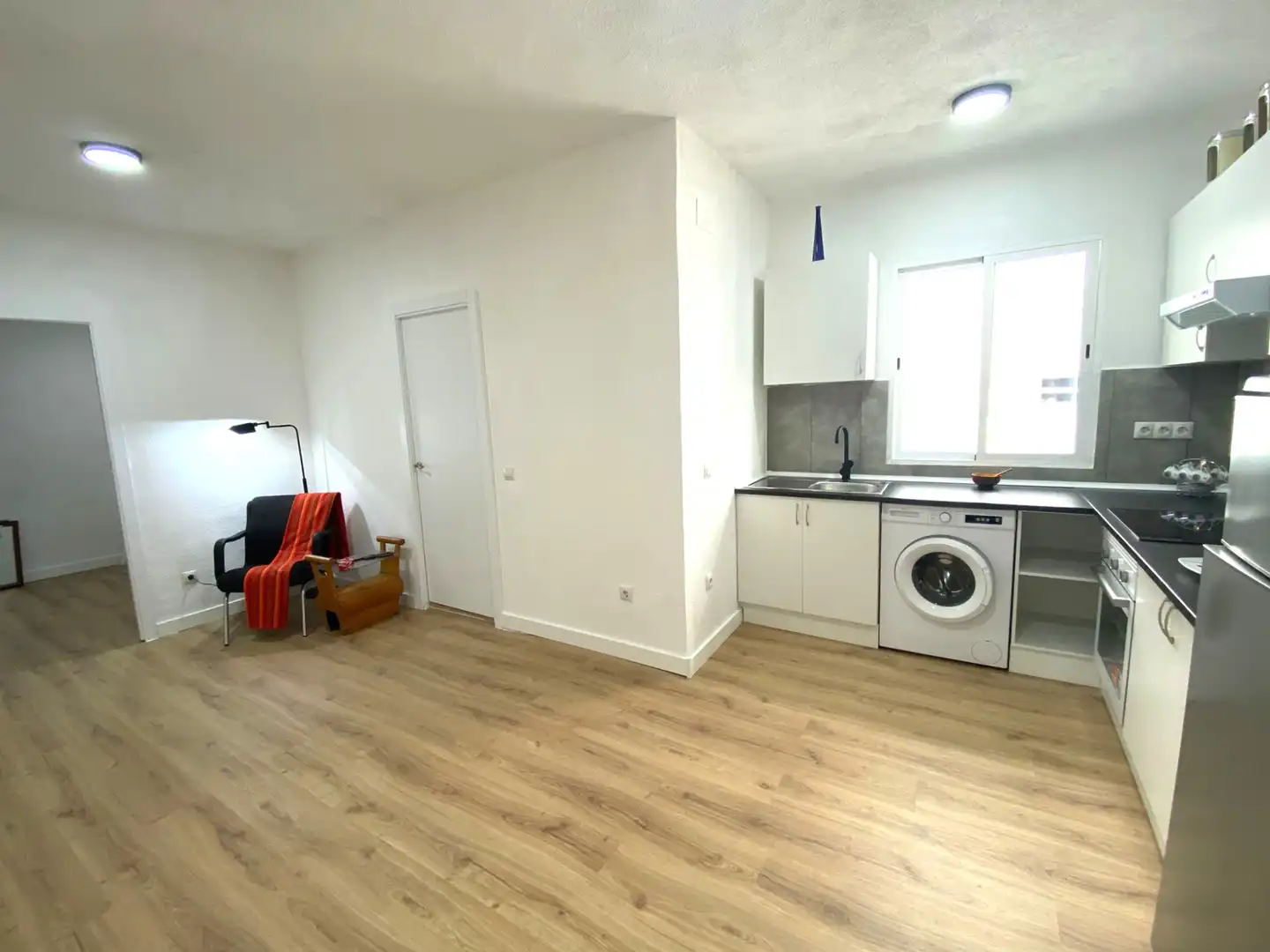 Cuina de Pis en venda en Madrid amb Parquet, Moblat i Forn