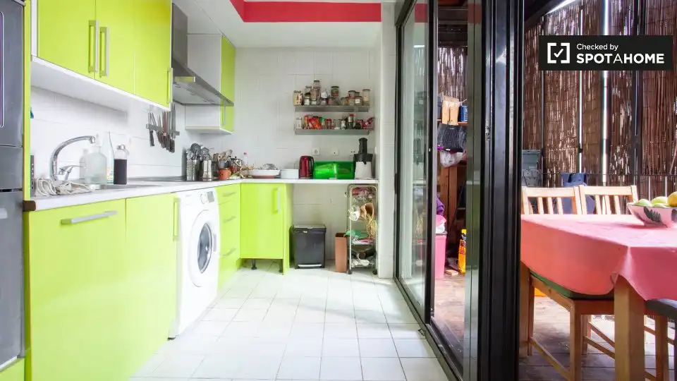 Room in Cuatro vientos