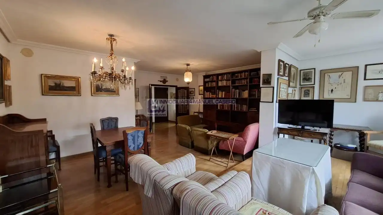 Living room of Flat for sale in Cáceres  with Heating, Parquet flooring and Storage room