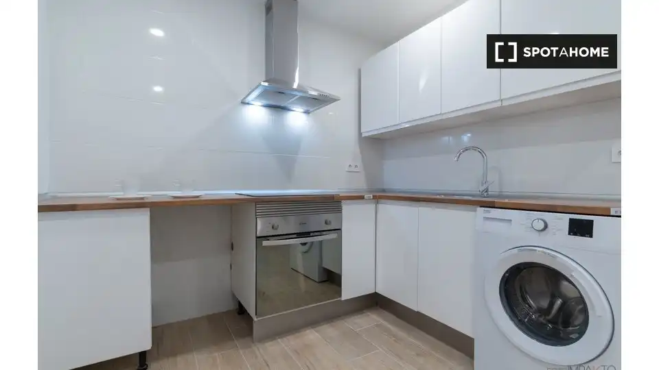 Kitchen of Flat for rent in Madrid  with Air Conditioner, Heating and Furnished