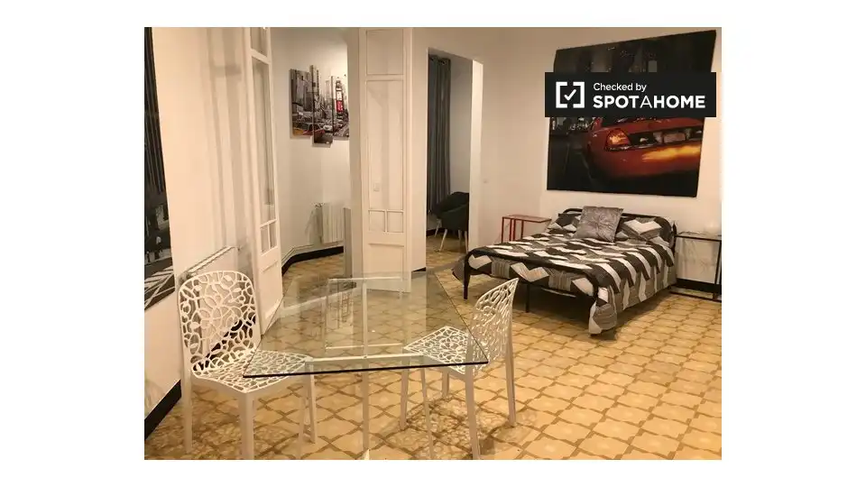 Vista exterior de Piso para compartir en Barcelona con Aire acondicionado, Calefacción y Amueblado