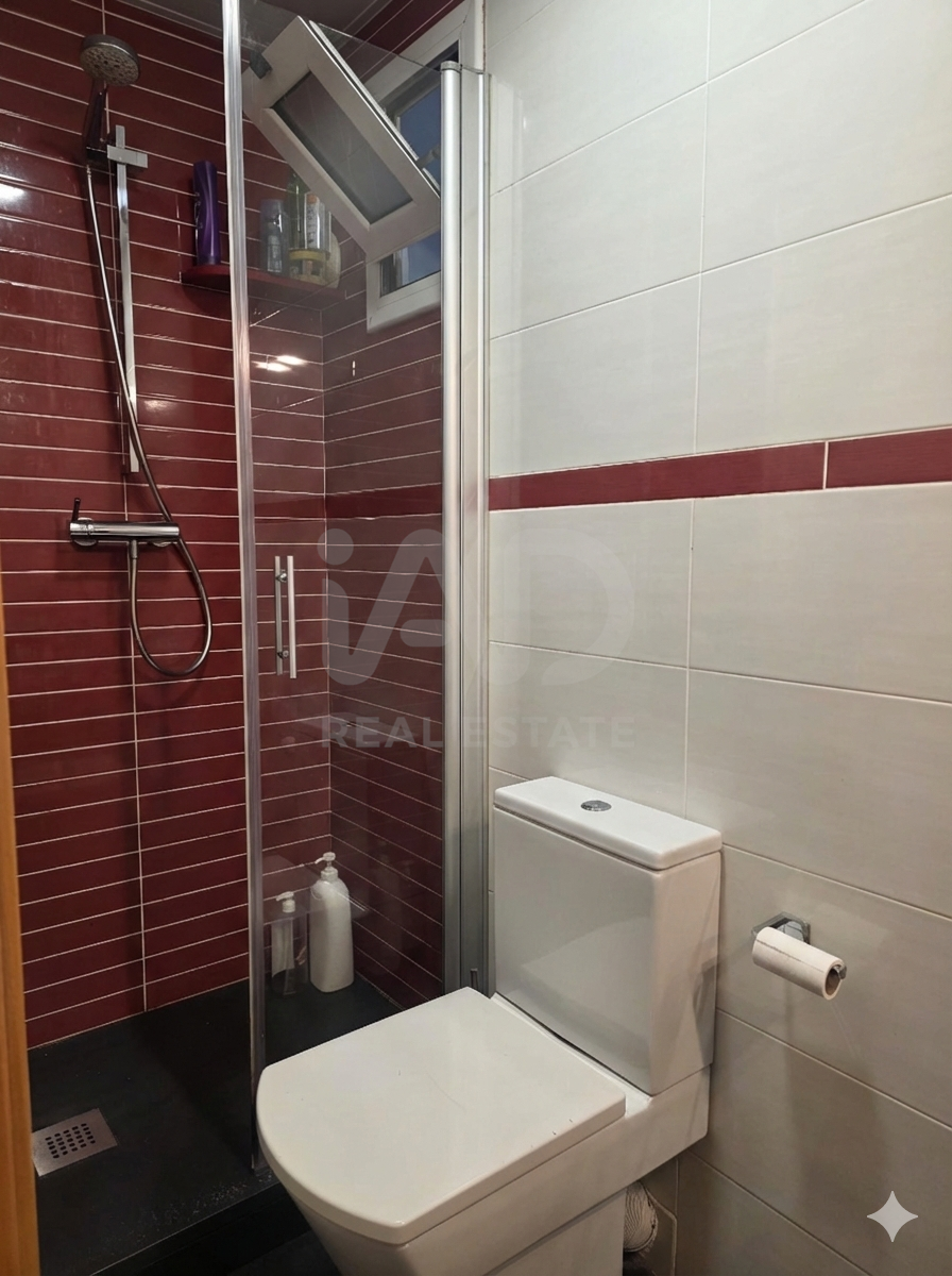 Bany de Àtic en venda en El Prat de Llobregat amb Aire condicionat i Terrassa