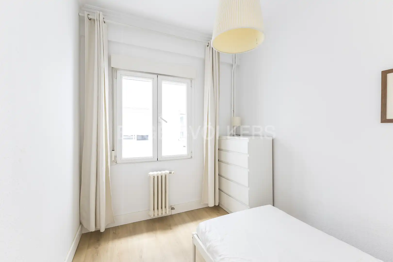Dormitori de Apartament en venda en Madrid amb Aire condicionat i Calefacció