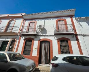 Vista exterior de Casa o xalet en venda en Paterna del Campo amb Aire condicionat, Jardí privat i Terrassa