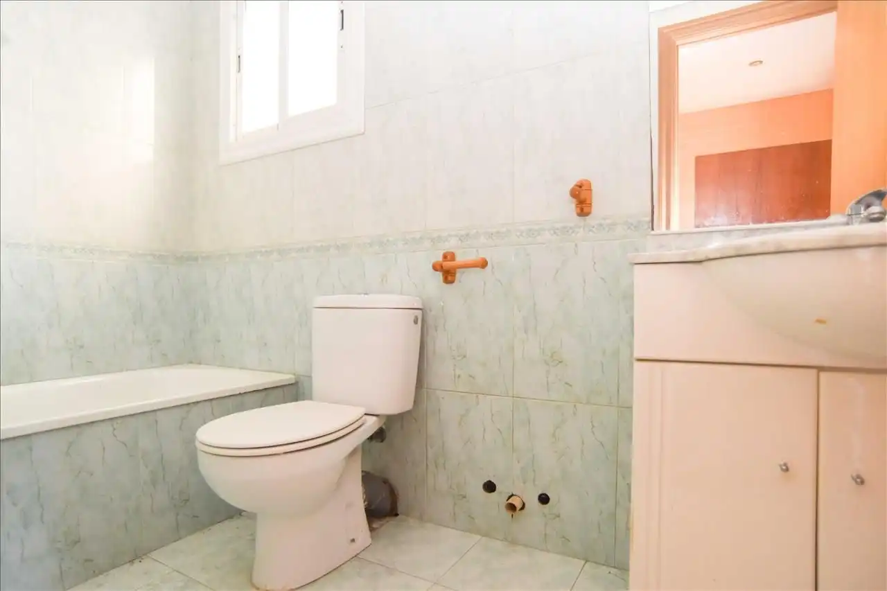 Baño de Piso en venta en Blanes con Calefacción