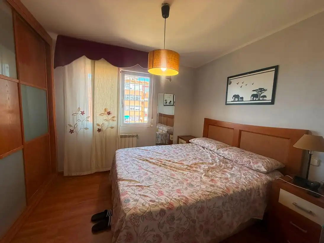 Habitación de Piso en venta en Madrid con Calefacción, Terraza y Amueblado