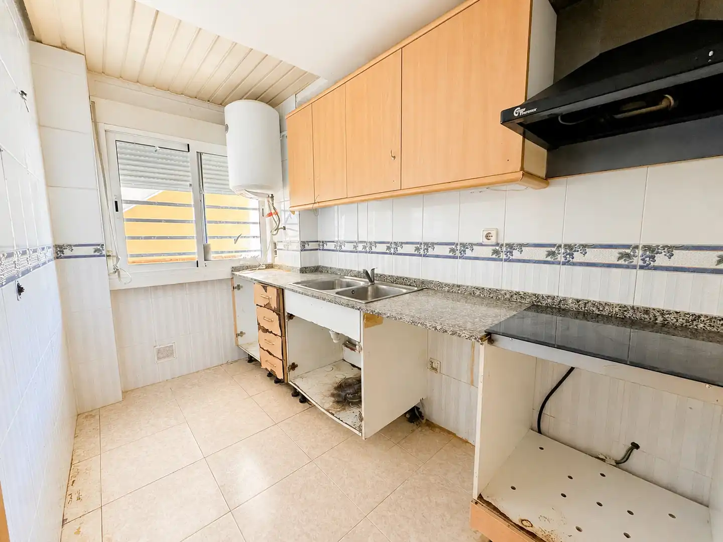 Cocina de Piso en venta en Torredembarra con Terraza y Alarma