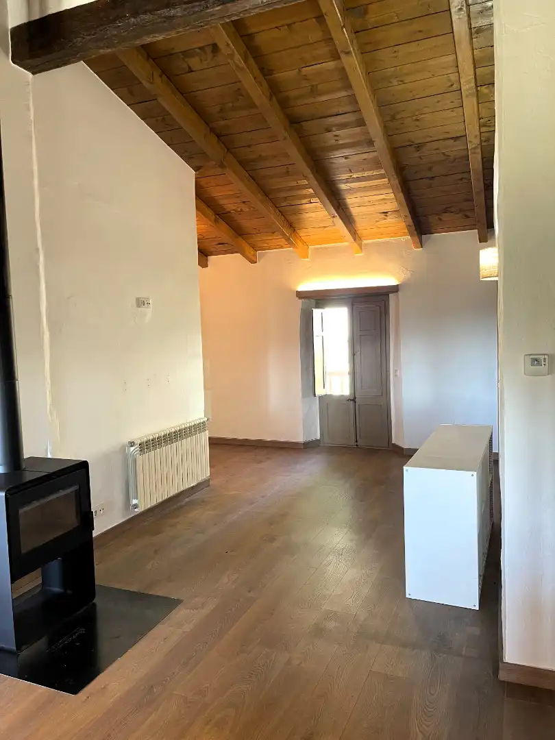 Flat for rent in La Vall d'en Bas  with Heating and Balcony