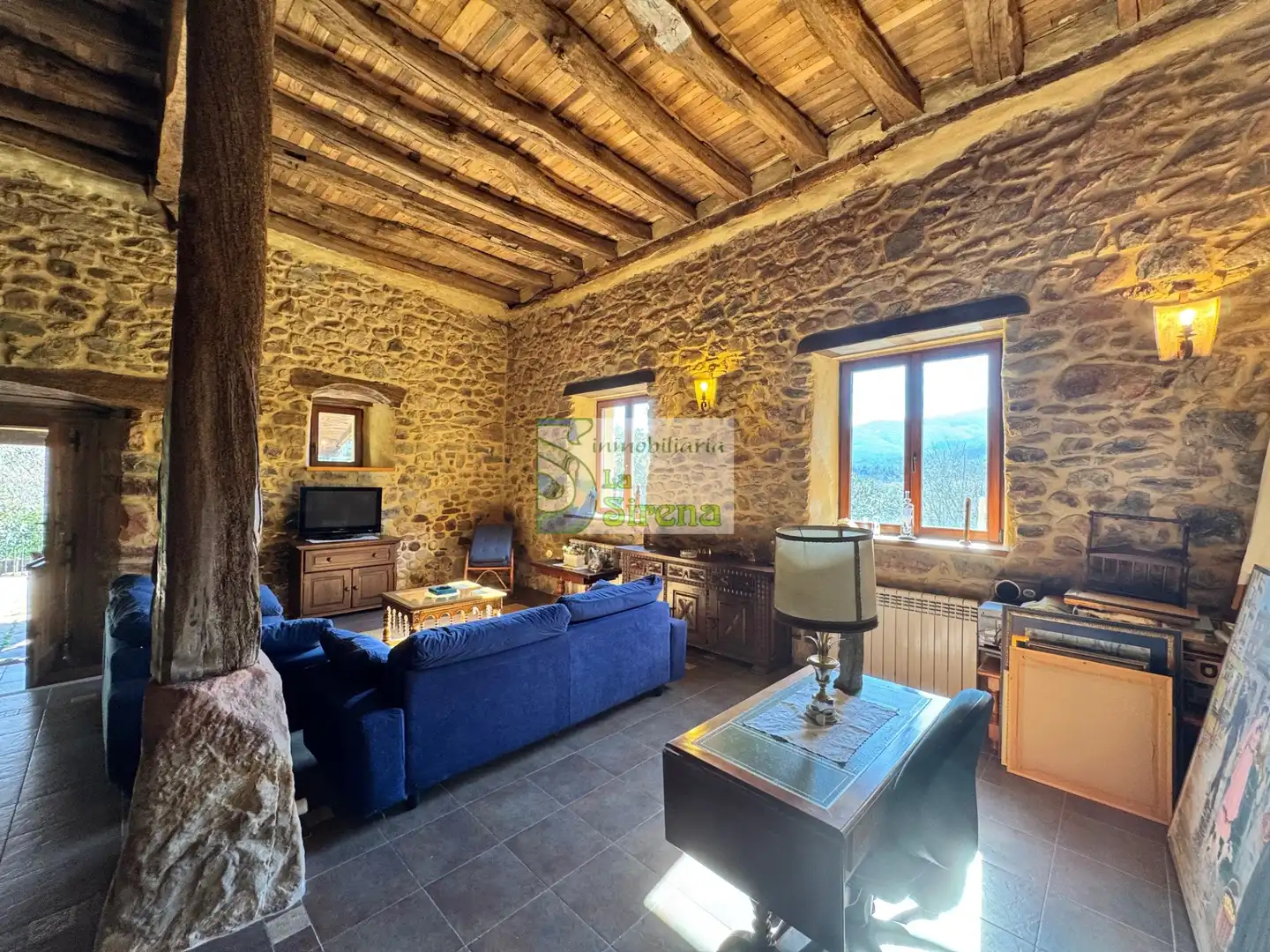 Sala de estar de Casa o chalet en venta en Castro-Urdiales con Calefacción, Jardín privado y Terraza