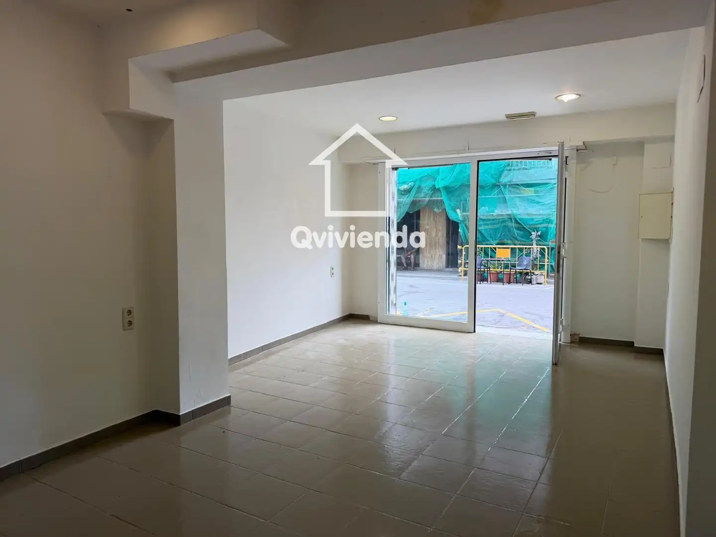 Local comercial de lloguer a Emporda, imagen 5
