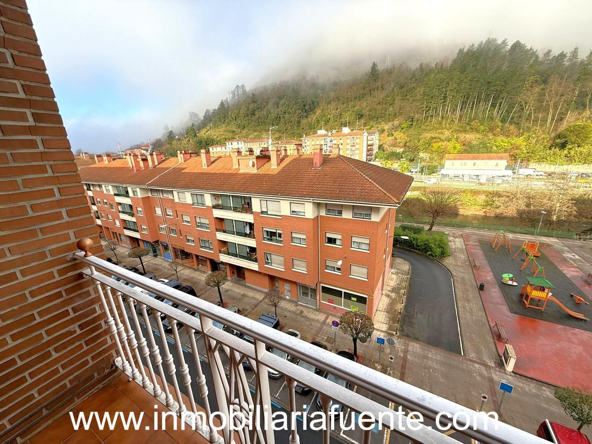 Exterior view of Flat for sale in Güeñes  with Heating and Balcony