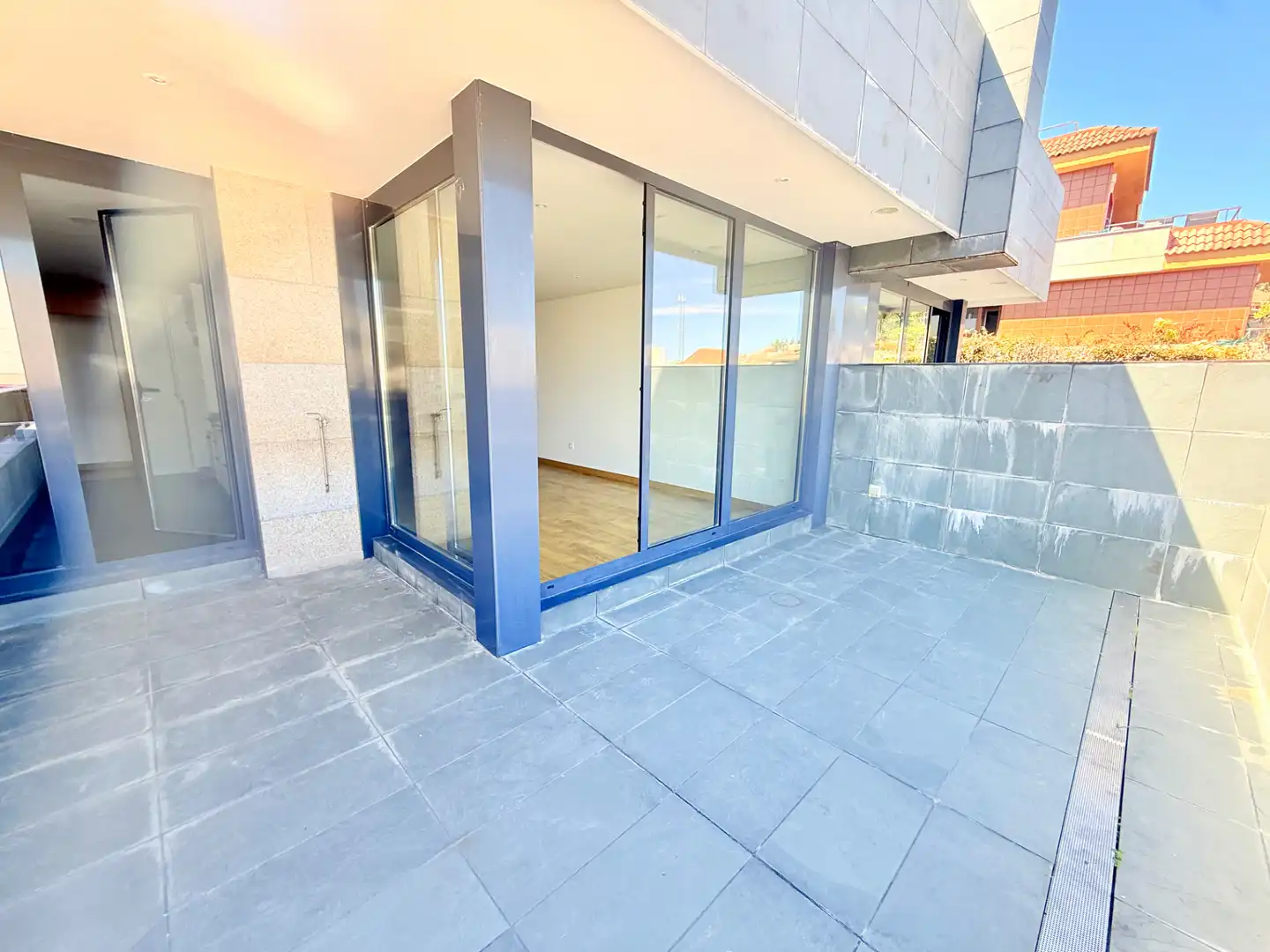 Außenansicht von Wohnung zum Verkauf in Baiona mit Parkett, Terrasse und Abstellraum