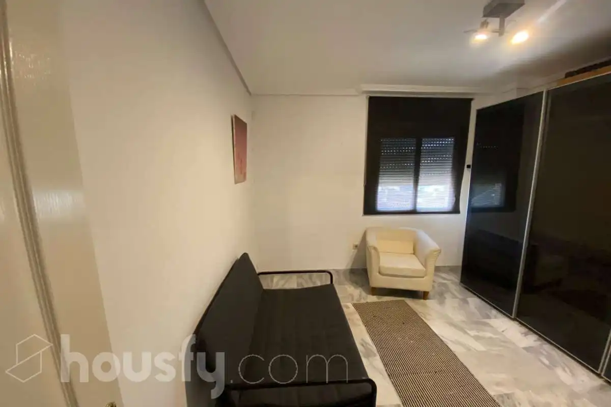 Schlafzimmer von Wohnung zur Miete in Sevilla mit Klimaanlage, Heizung und Terrasse