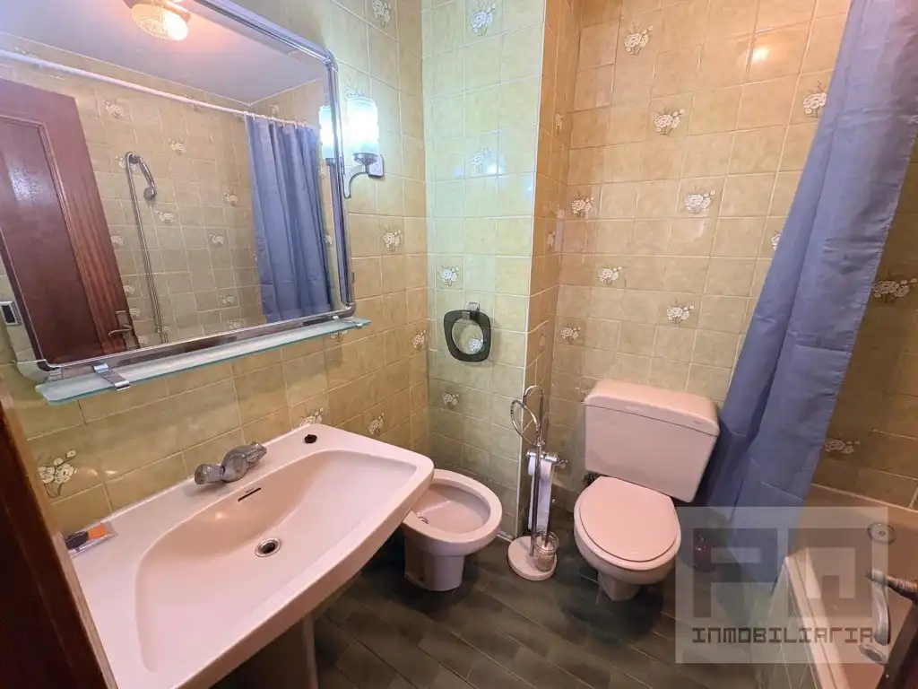 Bathroom of Flat for rent in Las Navas del Marqués 