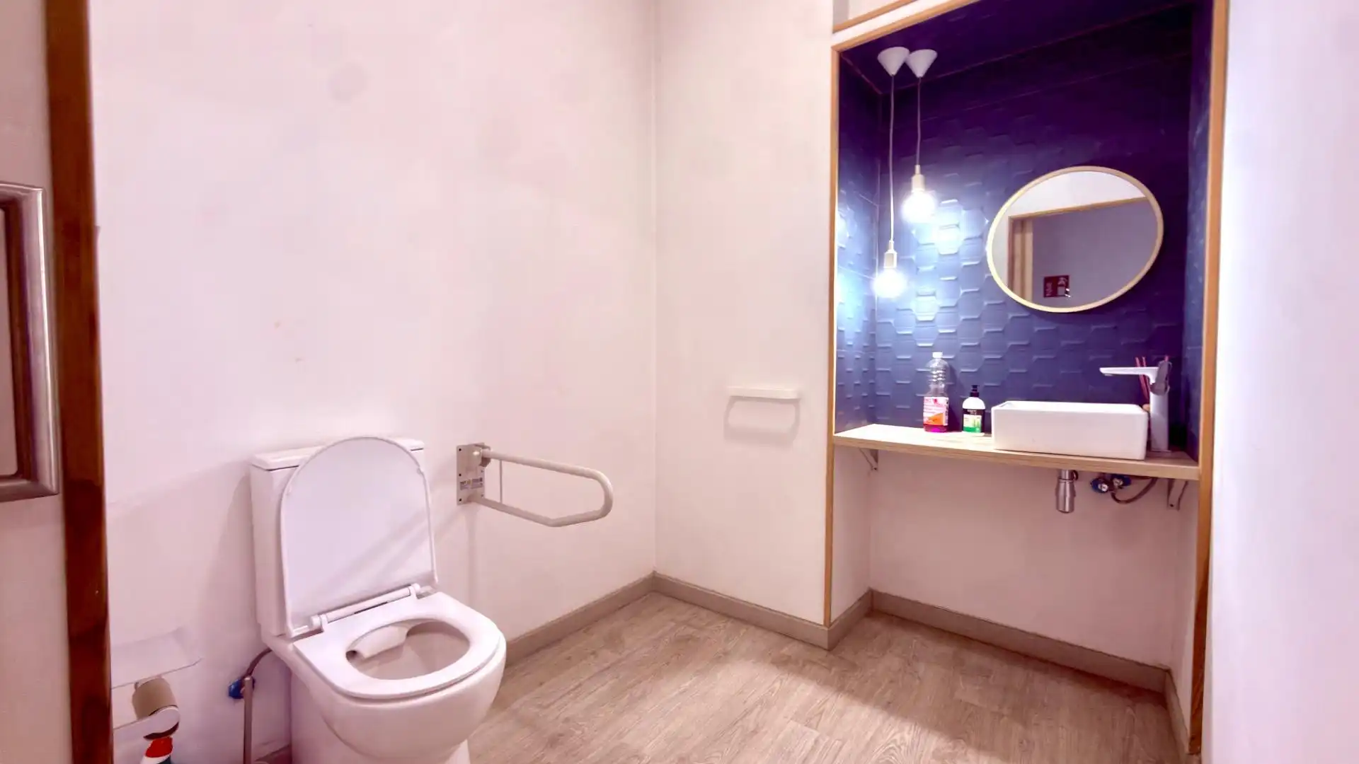 Baño de Local en venta en Ourense Capital  con Aire acondicionado y Amueblado