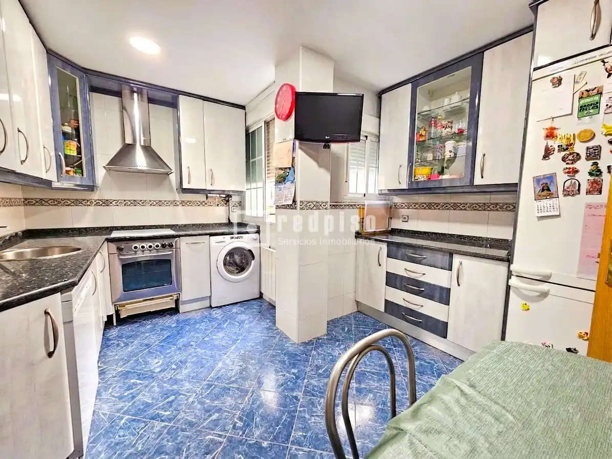 Kitchen of Flat for sale in Parla  with Air Conditioner, Heating and Terrace