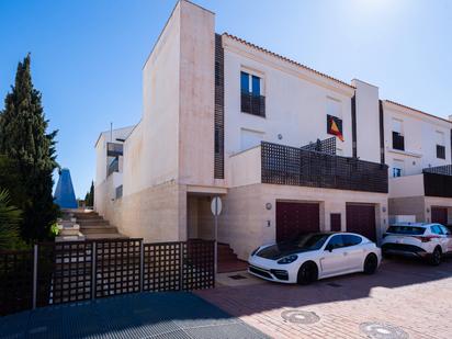 Vista exterior de Casa adosada en venda en Mijas amb Aire condicionat, Calefacció i Terrassa