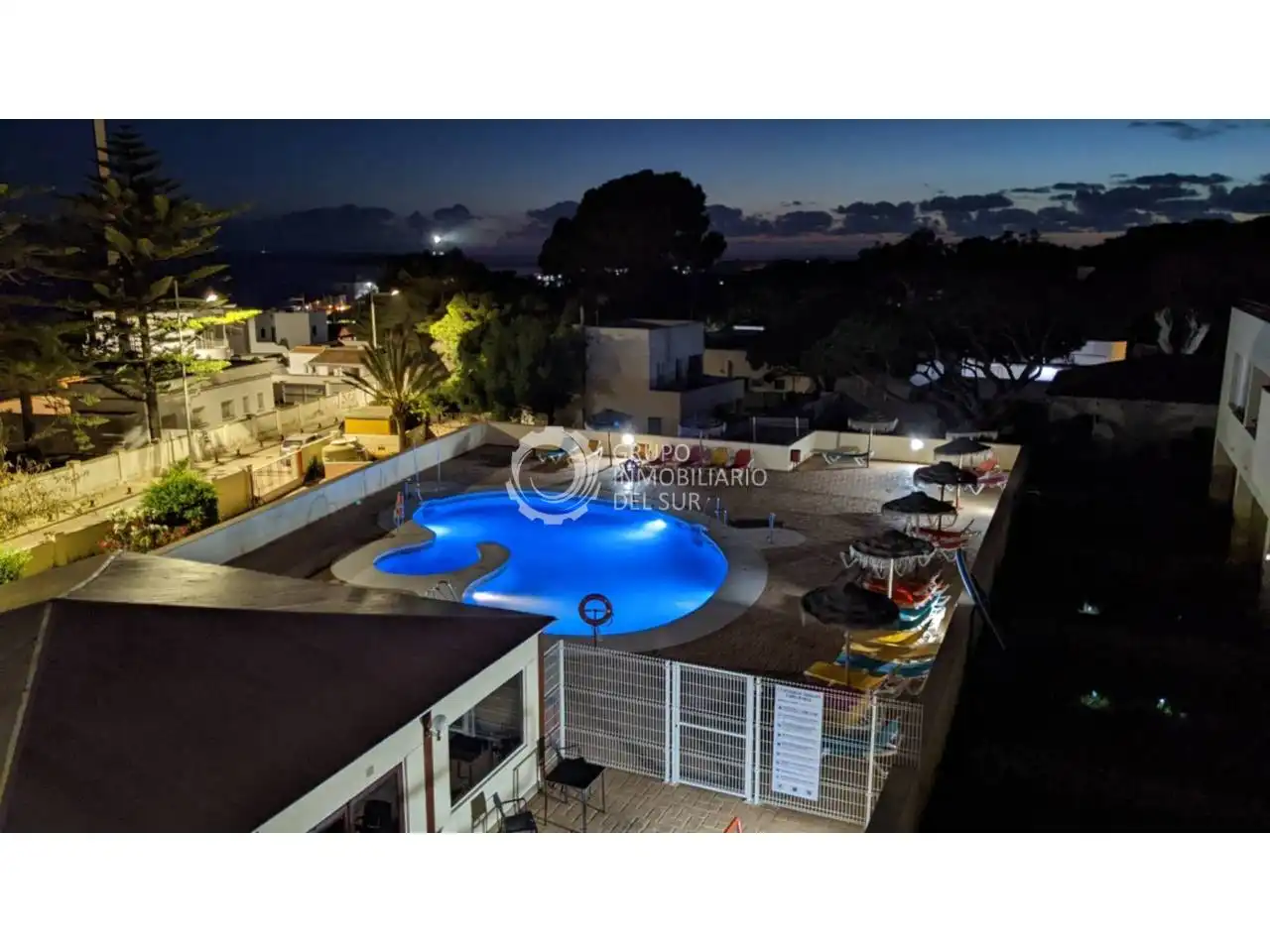 Piscina de Apartament de lloguer en Barbate amb Aire condicionat, Terrassa i Moblat