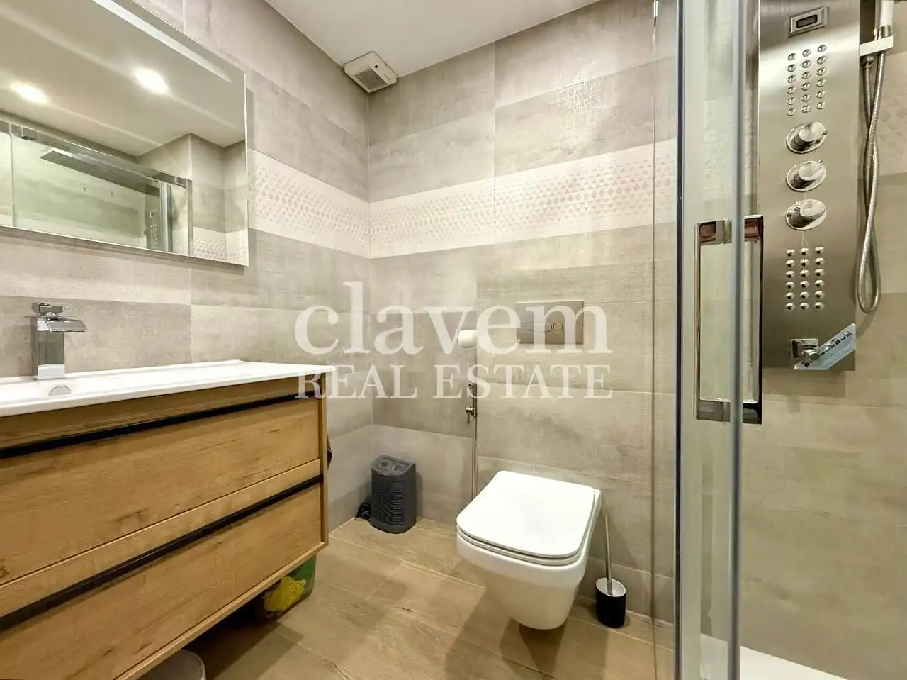 Baño de Piso en venta en Barcelona con Aire acondicionado y Terraza