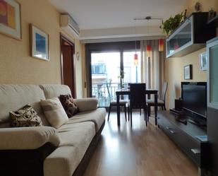 Living room of Flat for sale in Santa Coloma de Gramenet  with Air Conditioner, Heating and Parquet flooring