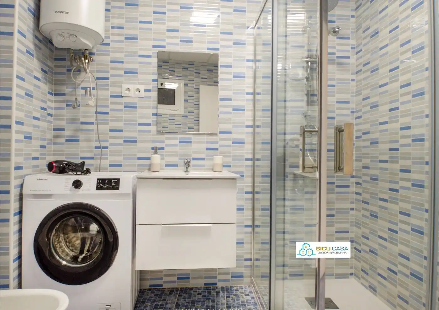 Bathroom of Houses for sale in Jijona / Xixona  with Air Conditioner, Terrace and Storage room