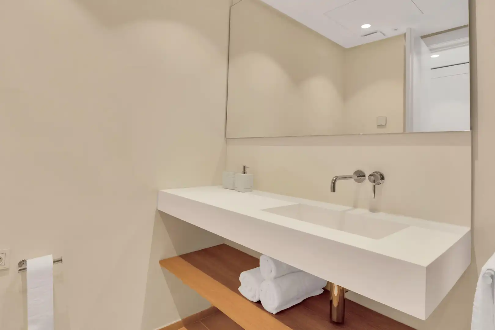 Apartment with pool for sale in 12 Calle Londres, imagen 18