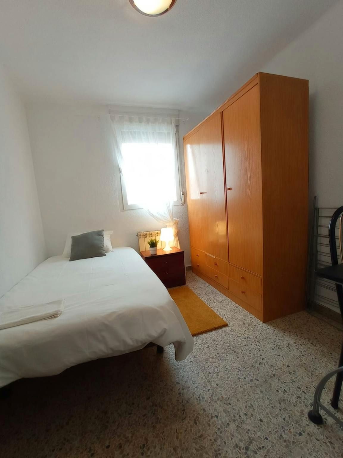 Bedroom of Flat to share in  Madrid Capital  with Heating, Furnished and Washing machine