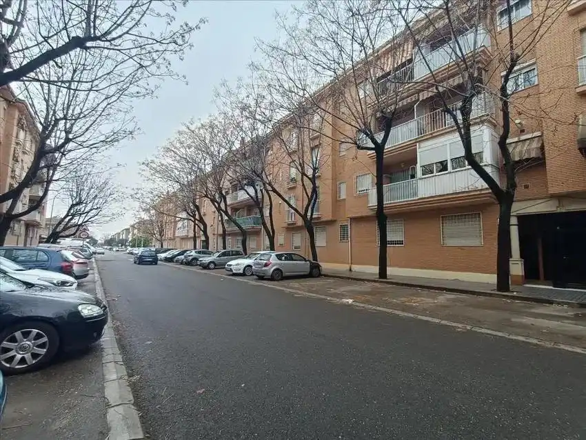 Vista exterior de Piso en venta en Córdoba con Terraza y Piscina comunitaria