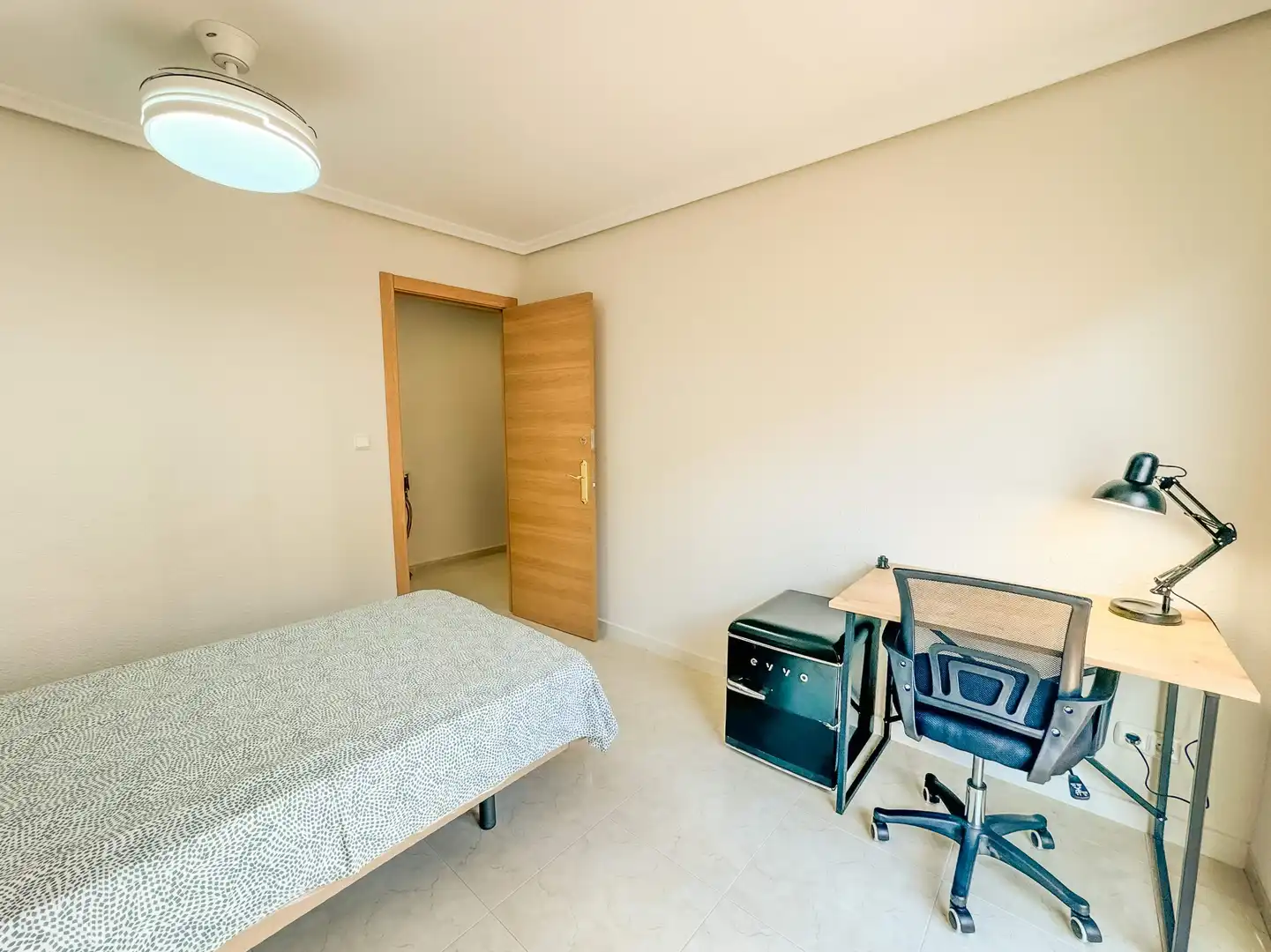 Habitación en Reina Victoria - Miguel Hernández