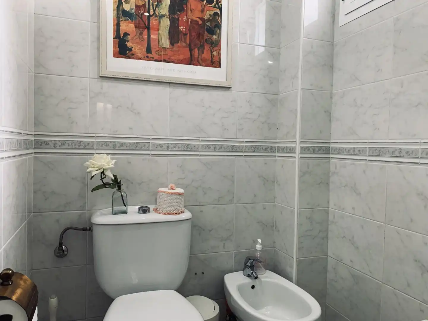 Baño de Apartamento en venta en Marbella con Aire acondicionado, Calefacción y Jardín privado