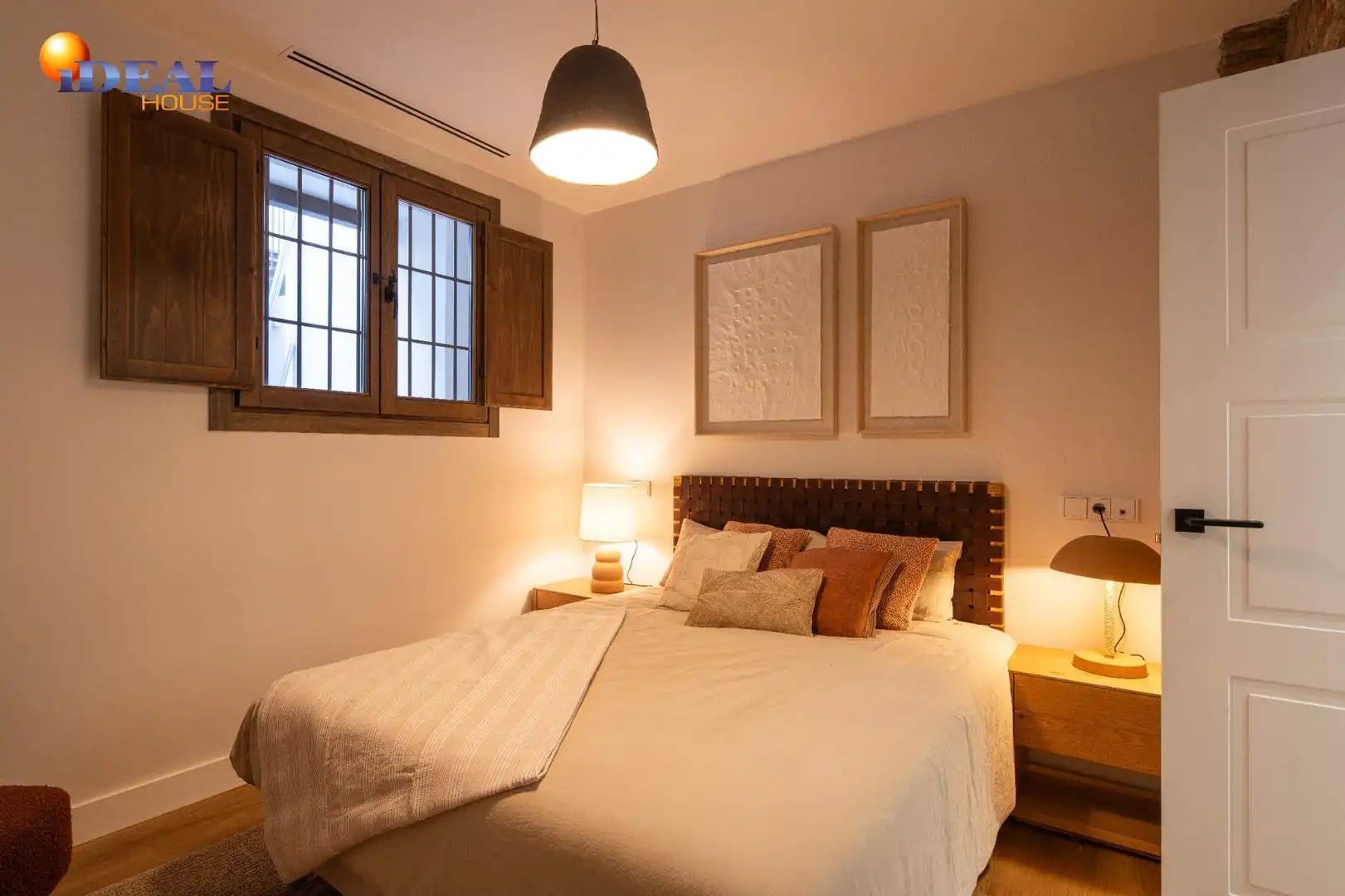 Bedroom of Flat for sale in Granada  with Air Conditioner