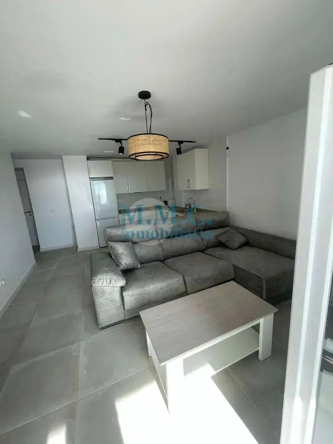 Wohnzimmer von Wohnung zur Miete in Roquetas de Mar mit Klimaanlage, Terrasse und Möbliert