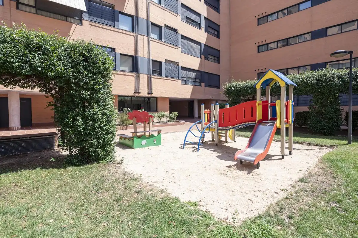 Aparcament de Àtic en venda en Madrid amb Aire condicionat, Calefacció i Jardí privat