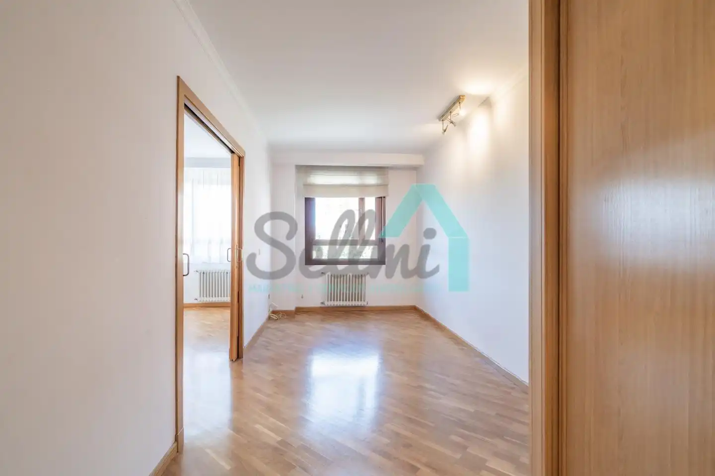 Sala de estar de Piso de alquiler en Oviedo  con Calefacción, Parquet y Terraza