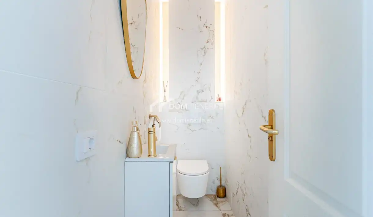 Bany de Casa o xalet en venda en Adeje amb Terrassa i Moblat