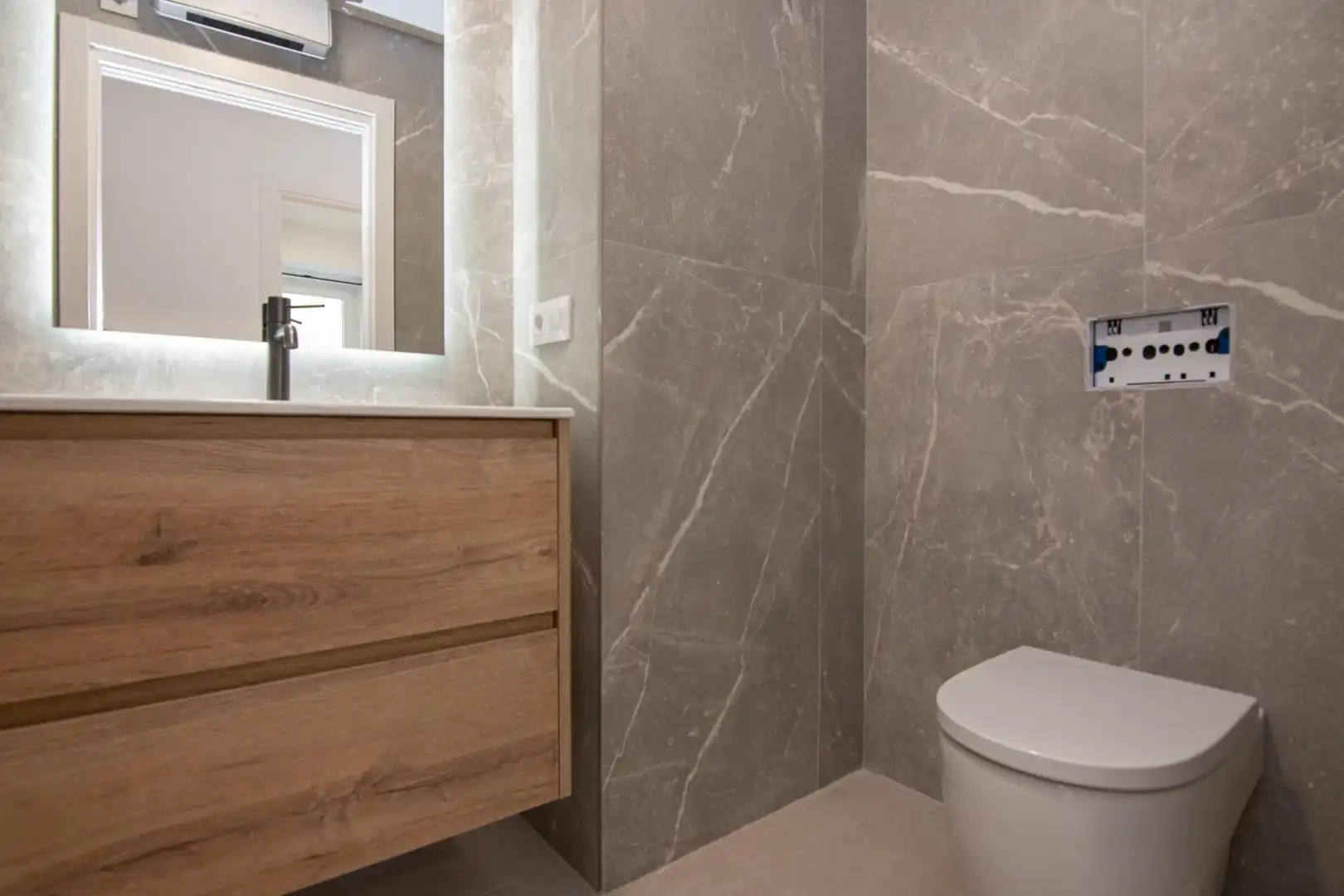 Baño de Dúplex en venta en A Coruña Capital  con Calefacción