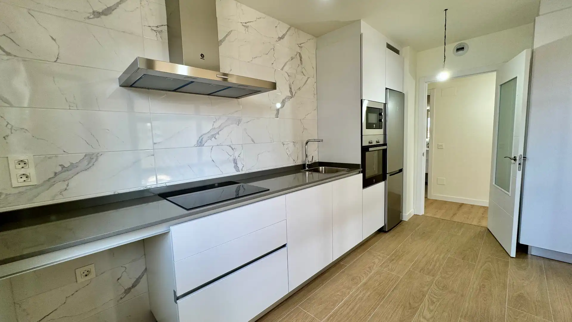 Cocina de Piso en venta en Gijón  con Calefacción, Parquet y Terraza