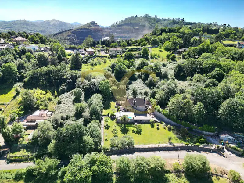 Jardí de Casa o xalet en venda en Oviedo  amb Calefacció, Jardí privat i Terrassa