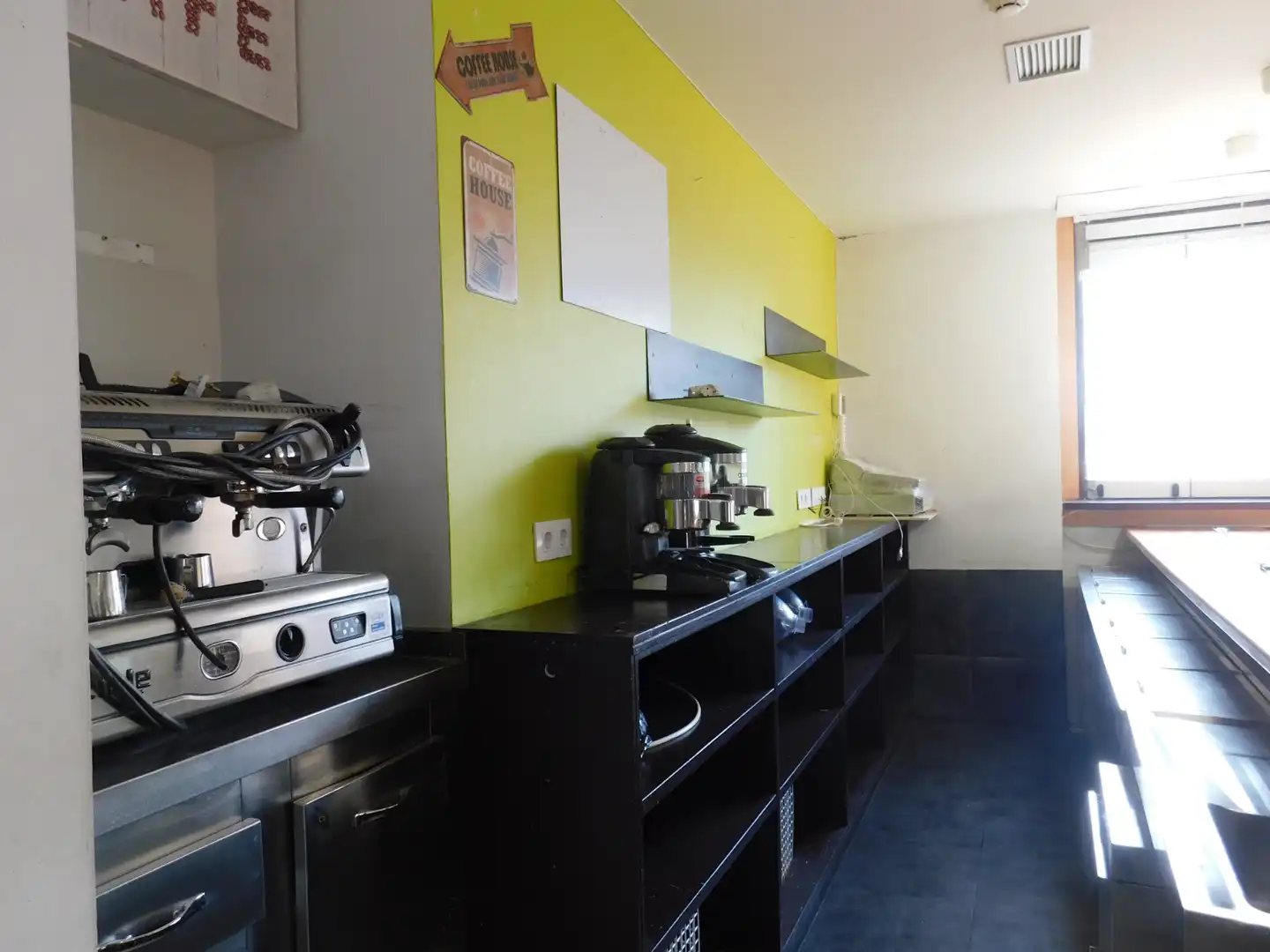 Kitchen of Commercial properties for sale in 2º Ensanche