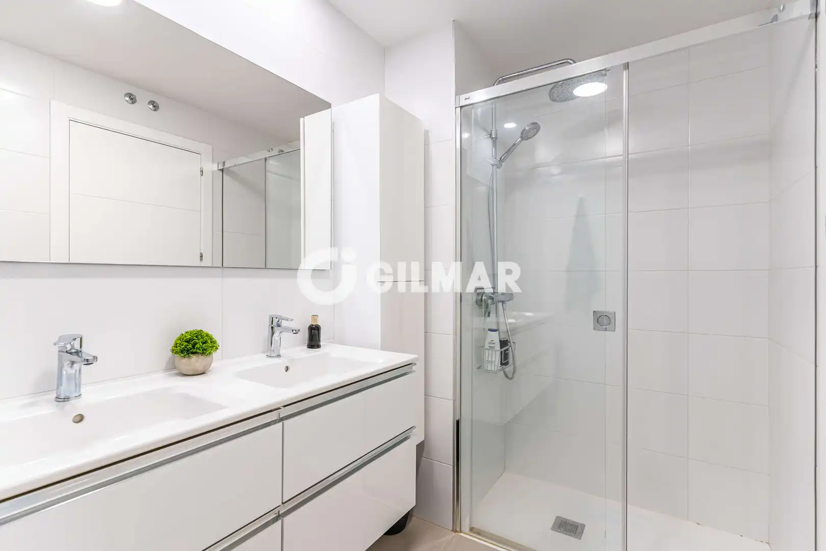 Badezimmer von Wohnung zum Verkauf in Las Rozas de Madrid mit Heizung, Privatgarten und Abstellraum