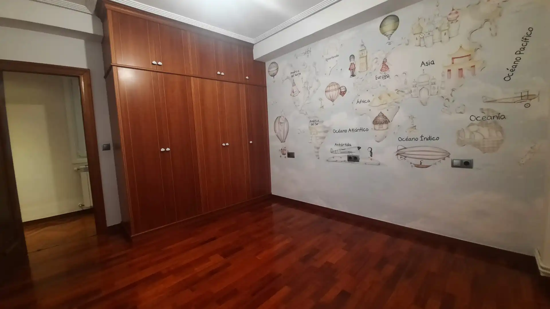 Dormitori de Pis en venda en Ponferrada amb Calefacció, Parquet i Terrassa