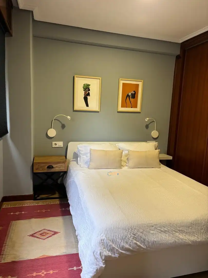 Habitación de Piso de alquiler en Vigo  con Calefacción, Amueblado y Balcón
